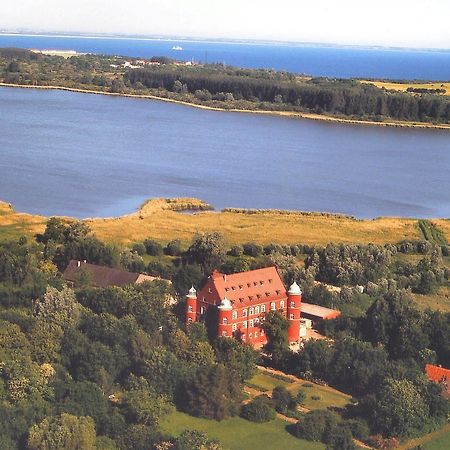 Hotel Schloss Spyker Glowe Buitenkant foto