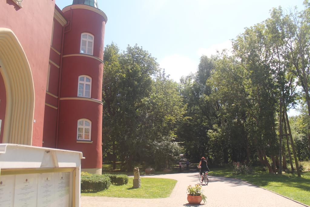 Hotel Schloss Spyker Glowe Buitenkant foto