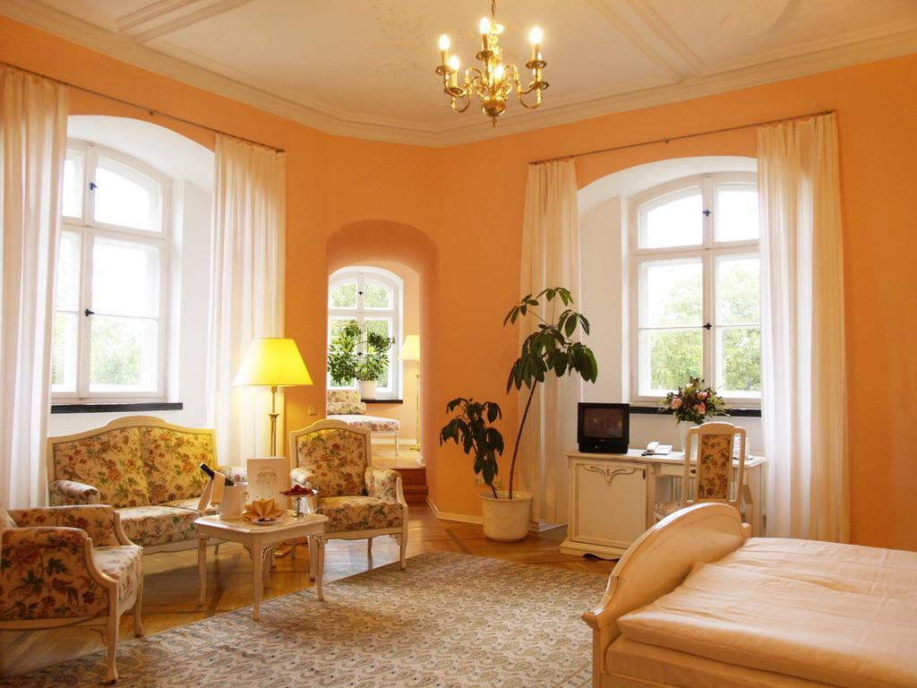 Hotel Schloss Spyker Glowe Kamer foto