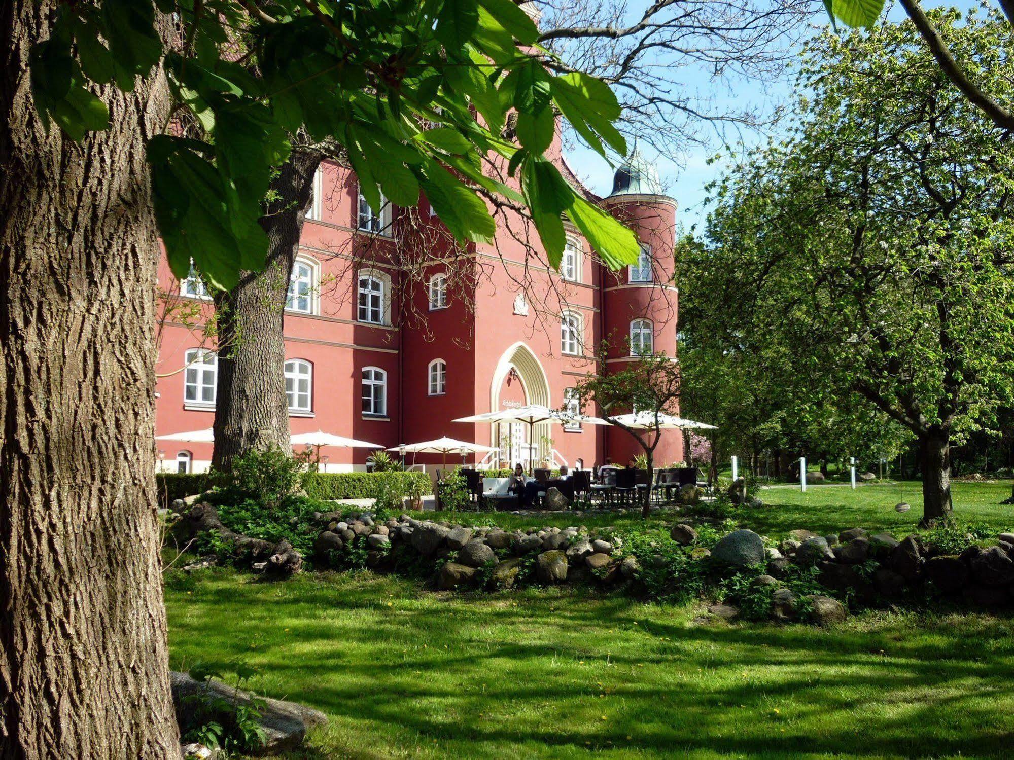 Hotel Schloss Spyker Glowe Buitenkant foto