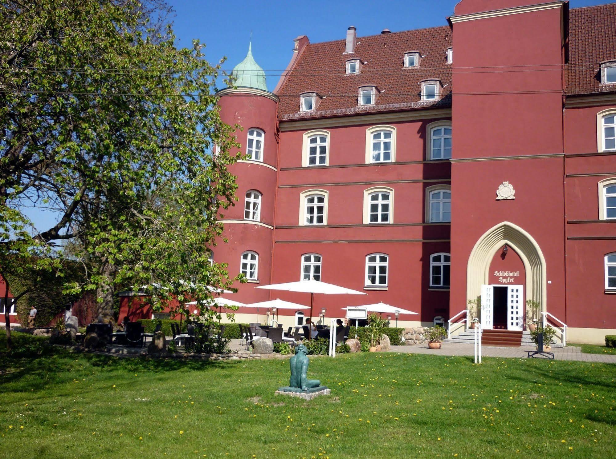 Hotel Schloss Spyker Glowe Buitenkant foto